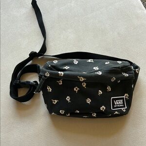 NWOT Vans Burma Black and White‎ Floral Waist Bag/Fanny Pack Women’s